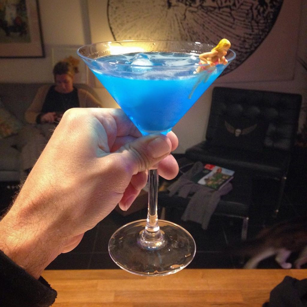 Blue Shark Tequila, vodka & blue curaçao It's Drink O'Clock